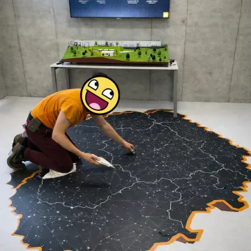 Podlahová grafika s protiskluzovou laminací